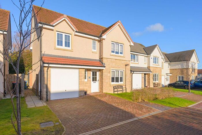 4 Bedroom Detached House For Sale In King's Well Crescent, Broxburn, EH52