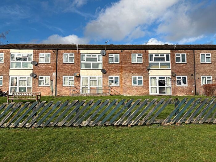 2 Bedroom Flat For Sale In Grierson Close, Calne, SN11