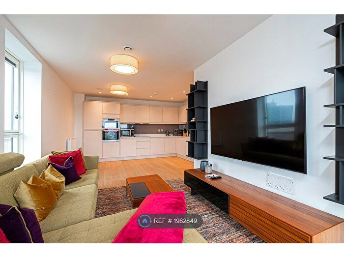 3 Bedroom Flat To Rent In Bonsai Point, London, NW9