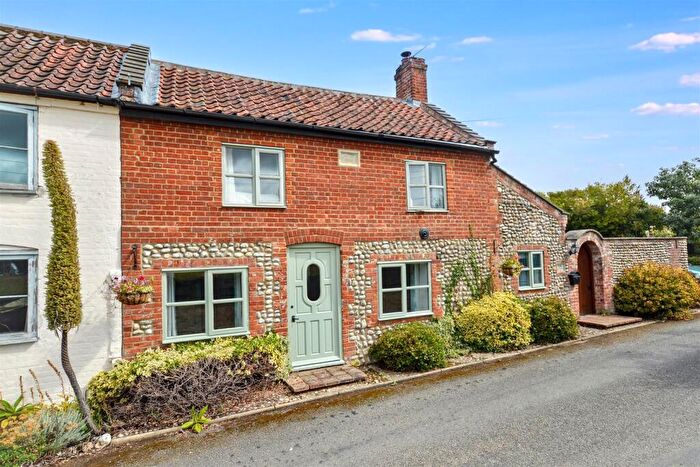 5 Bedroom Semi-Detached House For Sale In Sustead Road, Lower Gresham, Norwich, NR11