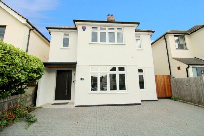 4 Bedroom Detached House To Rent In Minster Road, Bromley, BR1