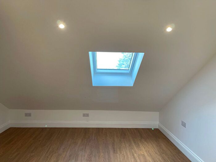 1 Bedroom Flat To Rent In Crownfield Avenue, Ilford, IG2