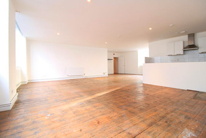 Apartment To Rent In Ebenezer Street, London, N1