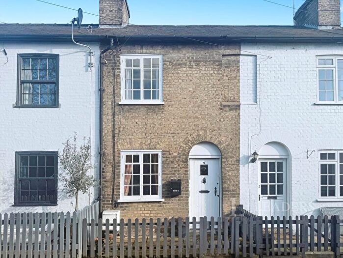 2 Bedroom Terraced House For Sale In High Street, Gosmore, Hitchin, SG4