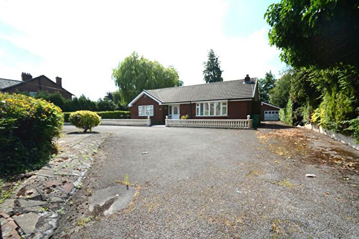 3 Bedroom Bungalow For Sale In North Road, Clayton, M11