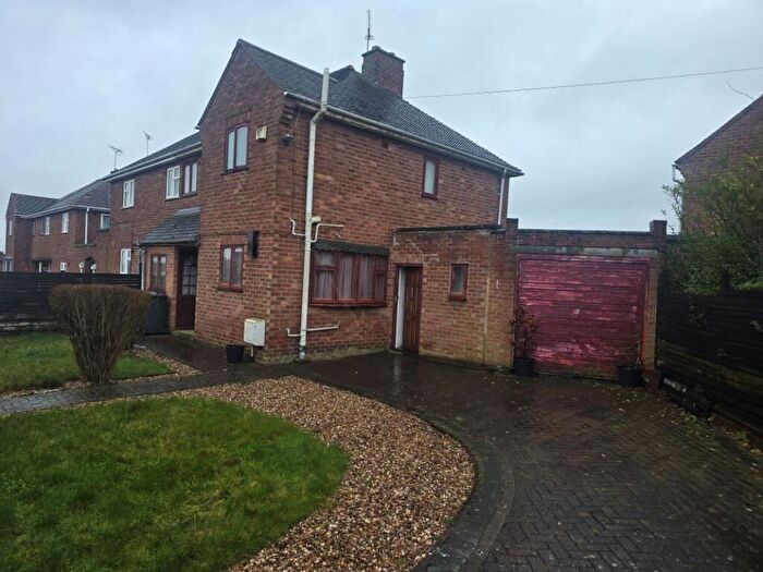 3 Bedroom Semi Detached House For Sale In Tulliver Road, Nuneaton, Warwickshire, CV10