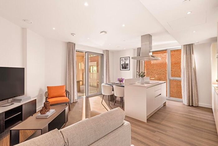 2 Bedroom Apartment To Rent In Nine Elms Lane, London, SW11