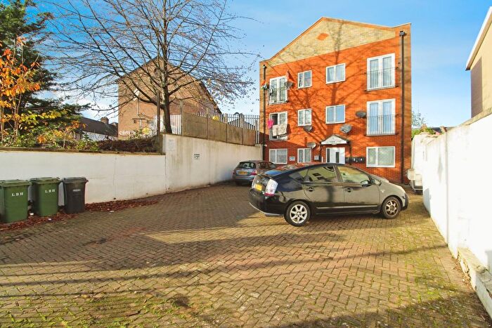 1 Bedroom Flat To Rent In Karman Court, Headstone Drive, Harrow Weald, HA3