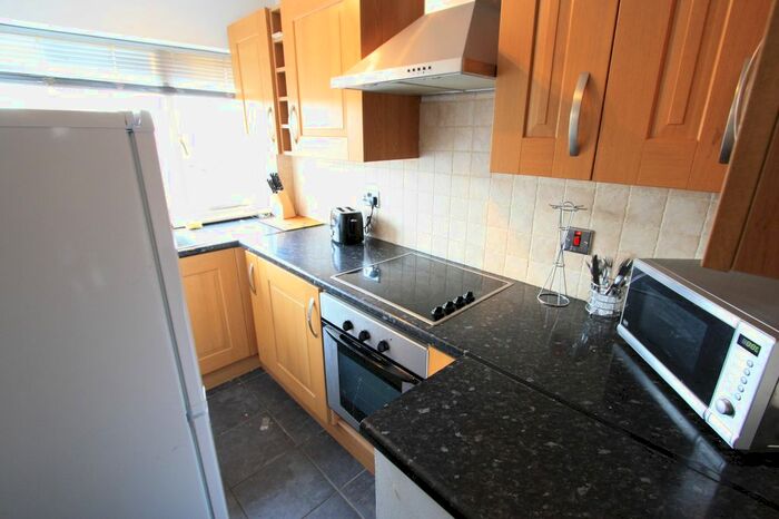 2 Bedroom Flat To Rent In Priestley Road, Mitcham, CR4