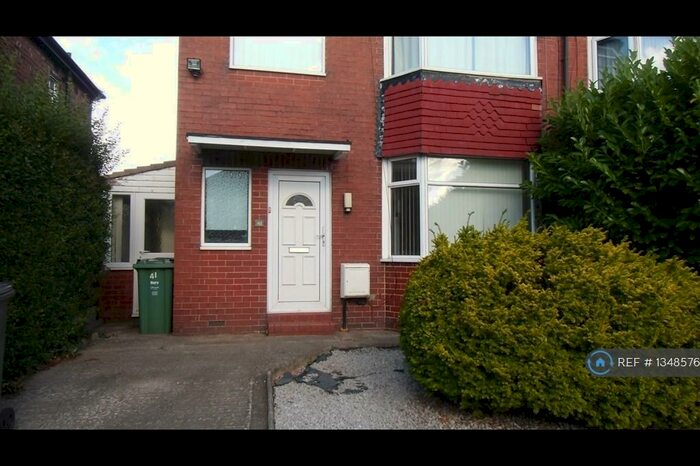 3 Bedroom Semi-Detached House To Rent In Beech Avenue, Whitefield, Manchester, M45
