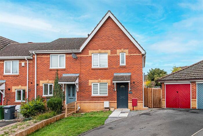 3 Bedroom House For Sale In Sandringham Close, Wellingborough, NN8