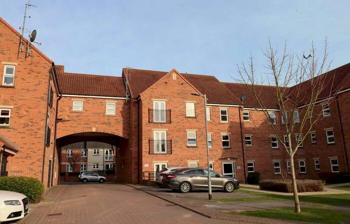 2 Bedroom Flat To Rent In Cloisters Mews, Bridlington, YO16