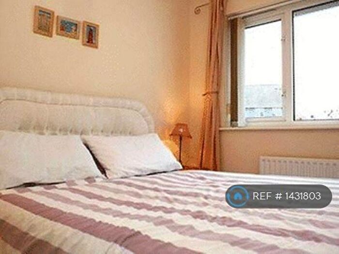 4 Bedroom Semi-Detached House To Rent In Gwynt Y Mor, Conwy, LL32