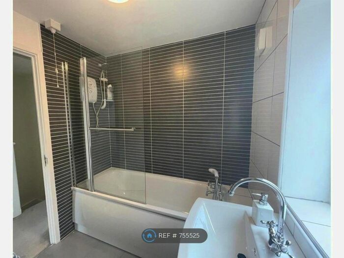 3 Bedroom Semi-Detached House To Rent In Chorlton Road, Manchester, M15