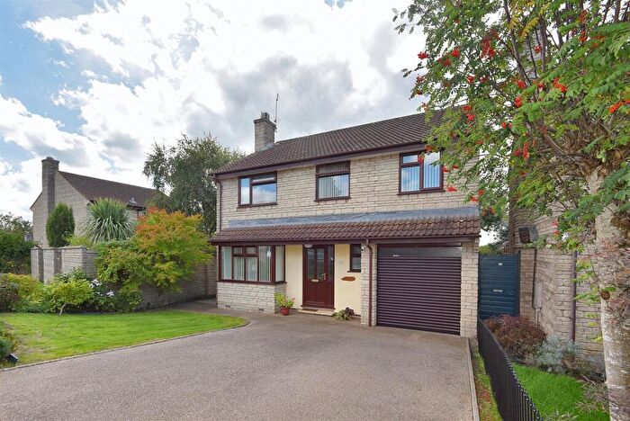 5 Bedroom Detached House For Sale In Southgate Drive, Wincanton, BA9