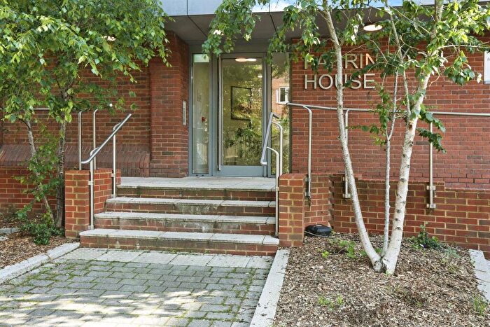 1 Bedroom Flat For Sale In Wood Street, East Grinstead, RH19