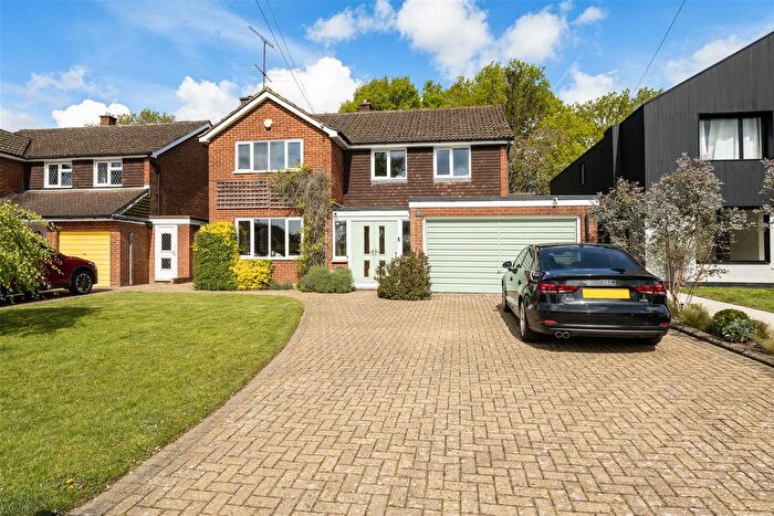 4 Bedroom Detached House For Sale In Claygate Avenue, Harpenden, AL5