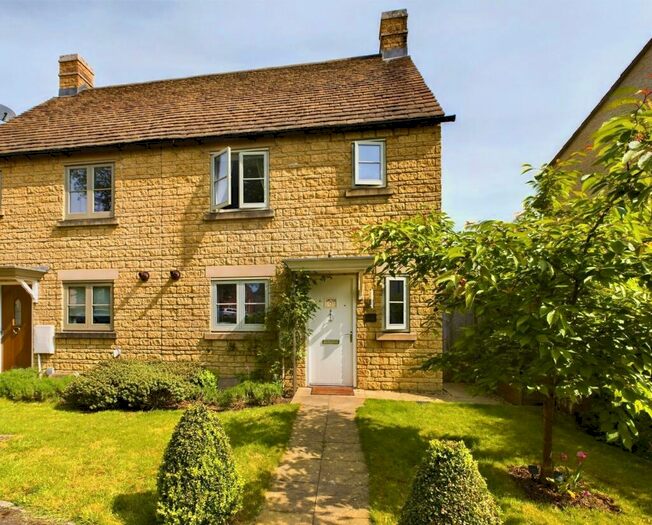 3 Bedroom Semi-Detached House For Sale In Skylarks Crescent, Cheltenham, GL54