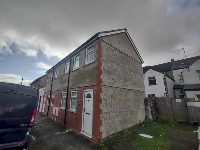 2 Bedroom Maisonette To Rent In Alexander Street, Cathays, Cardiff, CF24