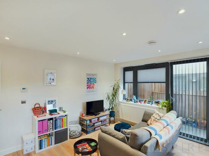 1 Bedroom Apartment To Rent In North Street, Horsham, RH13