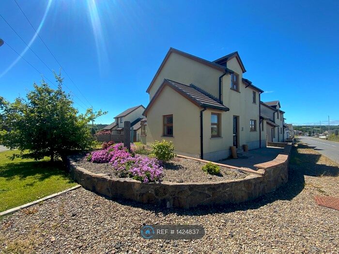 4 Bedroom Detached House To Rent In Spring Gardens, Whitland, SA34