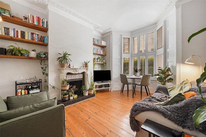 1 Bedroom Apartment For Sale In Marlborough Road, London, N19