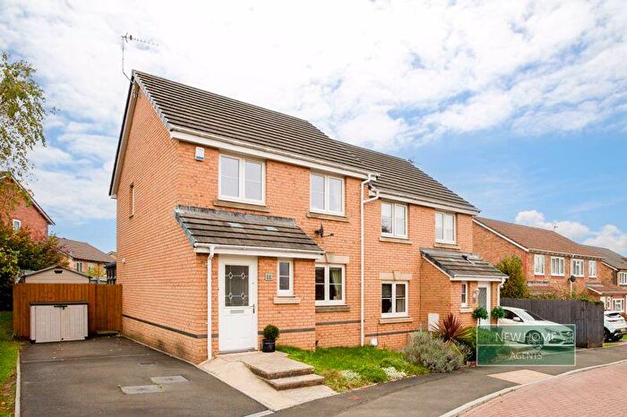 3 Bedroom Semi-Detached House For Sale In Ffordd Magnolia Llanharry, Pontyclun, CF72