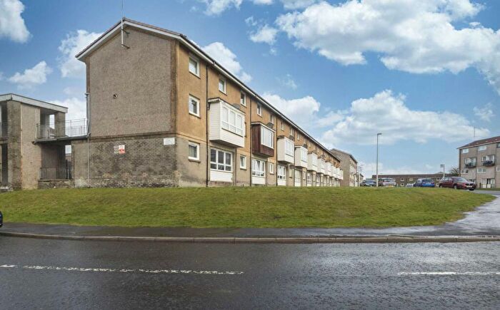 2 Bedroom Flat To Rent In Seafield Drive, Springhall, G73