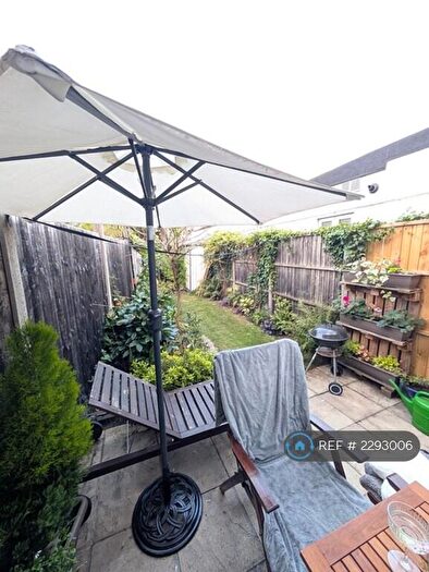 1 Bedroom Flat To Rent In Station Road, London, NW4