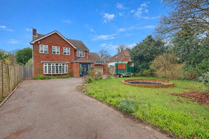 4 Bedroom Detached House For Sale In Victoria Avenue, Hayling Island, PO11