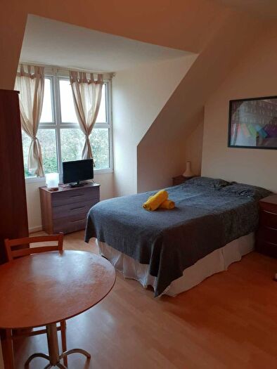 Studio To Rent In Chatsworth Road, Mapesbury, London, NW2