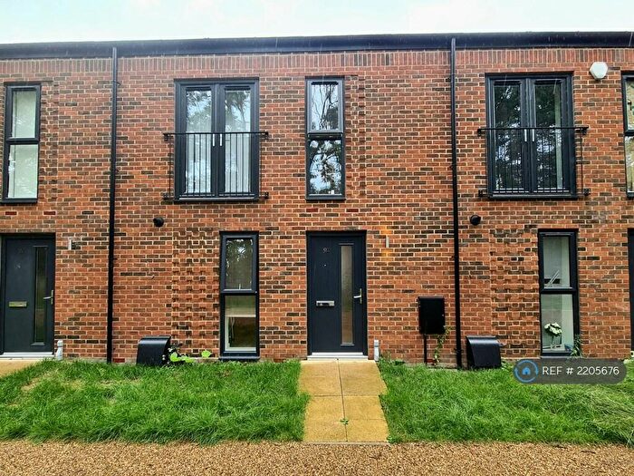 3 Bedroom Terraced House To Rent In Ribot Walk, Salford, M6