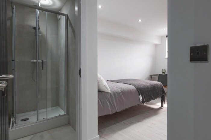 6 Bedroom House To Rent In Canwick Road, Lincoln, LN5