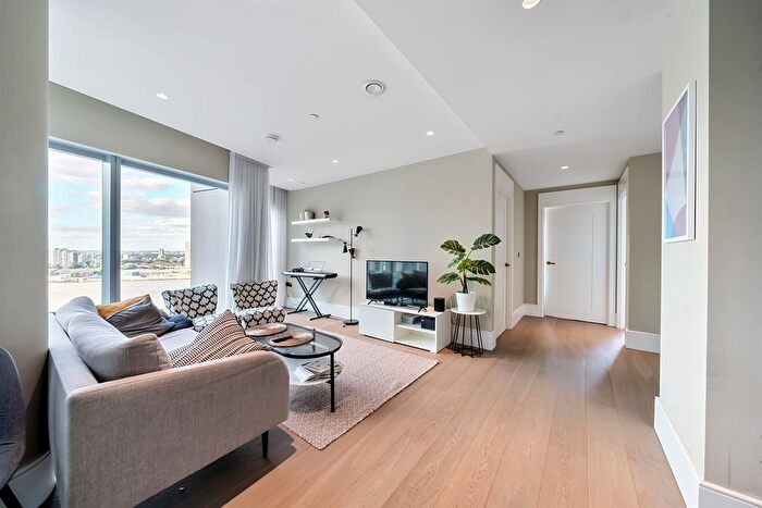 3 Bedroom Flat To Rent In No., Upper Riverside, Cutter Lane, Greenwich Peninsula, SE10