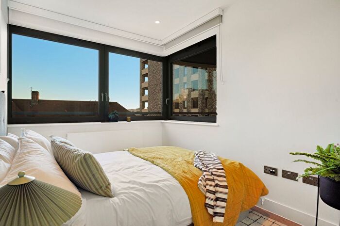 3 Bedroom Flat To Rent In Park Lane, Wembley, HA9