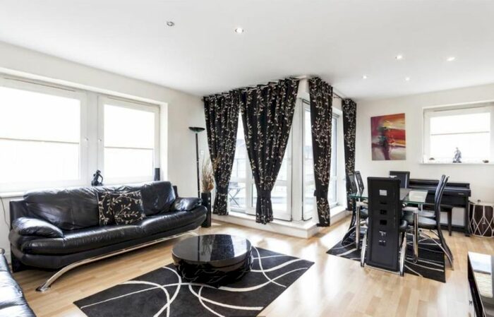 2 Bedroom Flat To Rent In Warren House, Beckford Close, London, W14