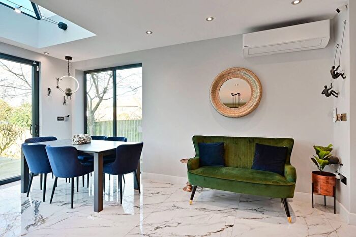 6 Bedroom Semi-Detached House For Sale In Holland Avenue, Wimbledon Common, London, SW20