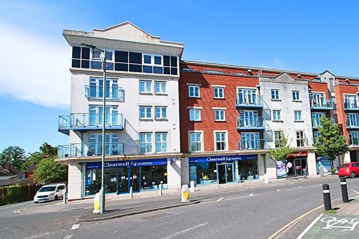 Apartment For Sale In Woking, GU21