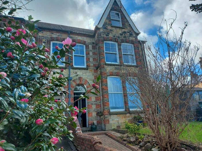 2 Bedroom Town House To Rent In Station Road, Truro, TR1