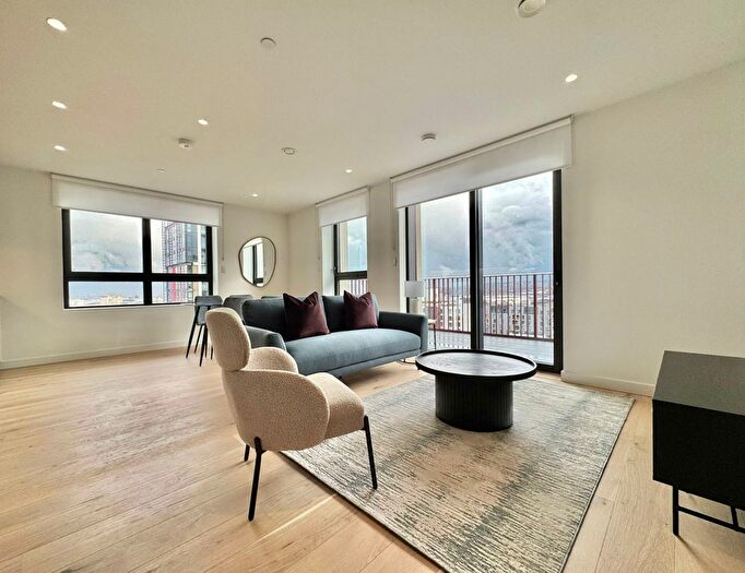 2 Bedroom Flat To Rent In Bella House, Pilot Walk, Greenwich Peninsula, London, SE10