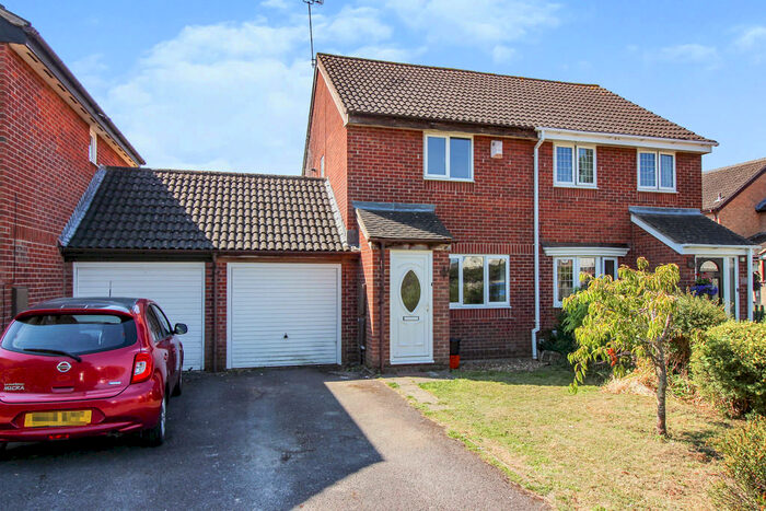 2 Bedroom Semi-Detached House To Rent In Olive Grove, Swindon, SN25