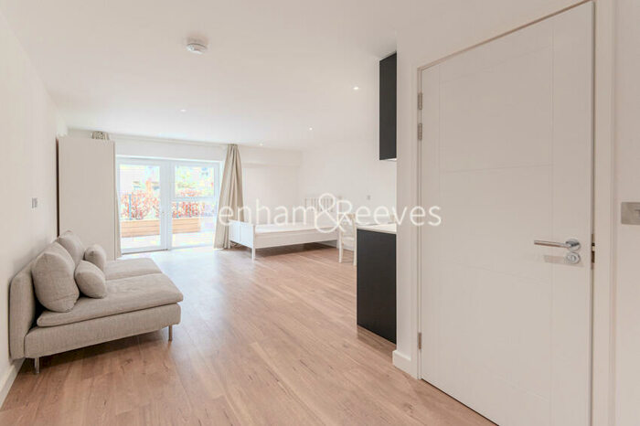 Studio To Rent In Beaufort Square, Beaufort Park, NW9