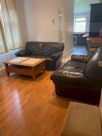 6 Bedroom Terraced House To Rent In Cawdor Road, Fallowfield M14