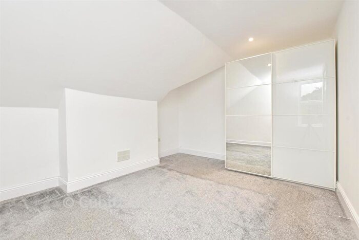1 Bedroom Flat For Sale In North Street, Carshalton, Surrey, SM5