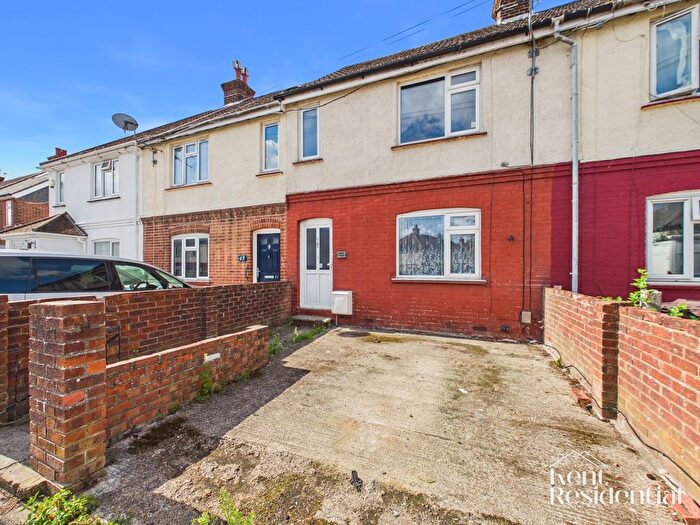 3 Bedroom Terraced House For Sale In Whyman Avenue, Chatham, ME4