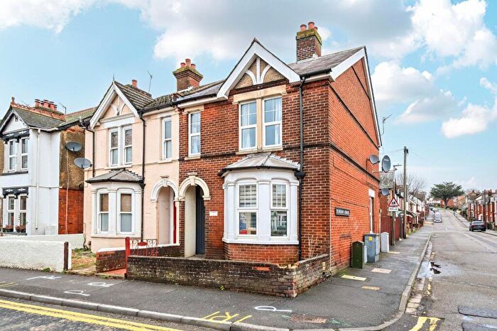 1 Bedroom Flat For Sale In Highbury Avenue, Salisbury, SP2