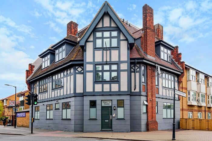 2 Bedroom Flat To Rent In Bird In Bush Road, London, SE15