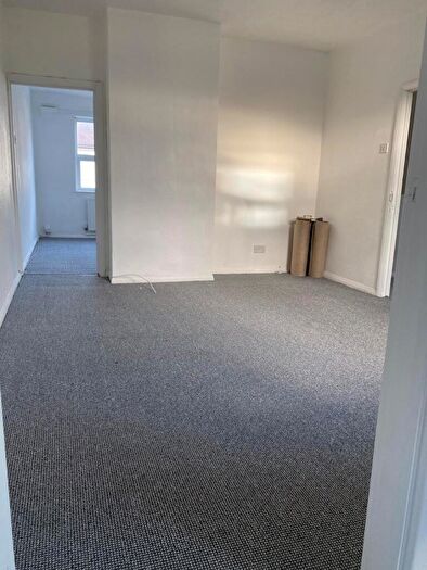 2 Bedroom Flat To Rent In High Street, Quarry Bank, Brierley Hill, DY5