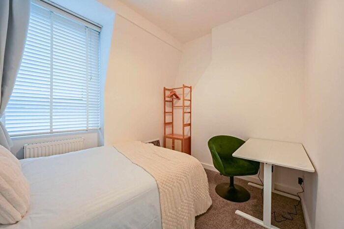 1 Bedroom Flat For Sale In Hampden Road, Harringay, London, N8