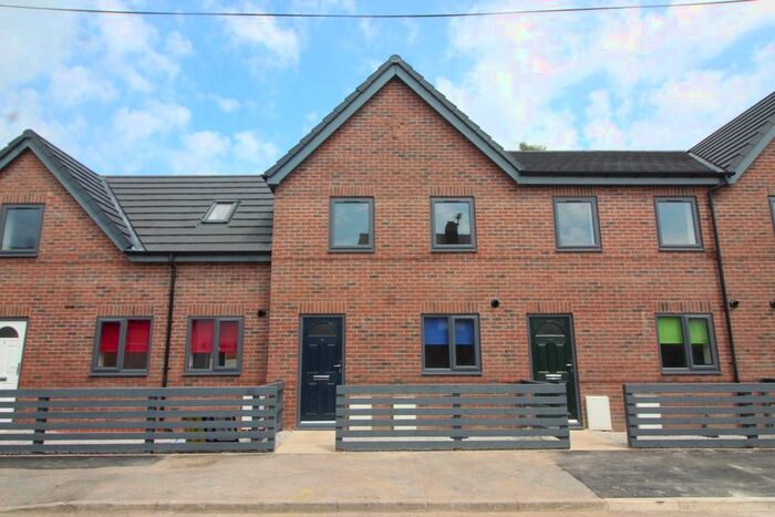 2 Bedroom Town House To Rent In William Street, Hindley, Wigan, WN2